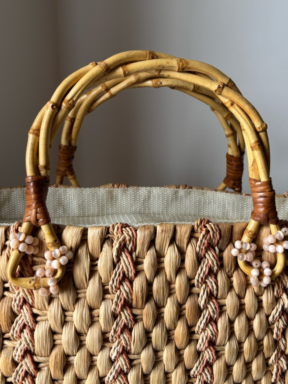 Vintage Straw Tote Handle Bag w Wicker Handles Top Zipper Beaded Handle Detail - Picture 5 of 16